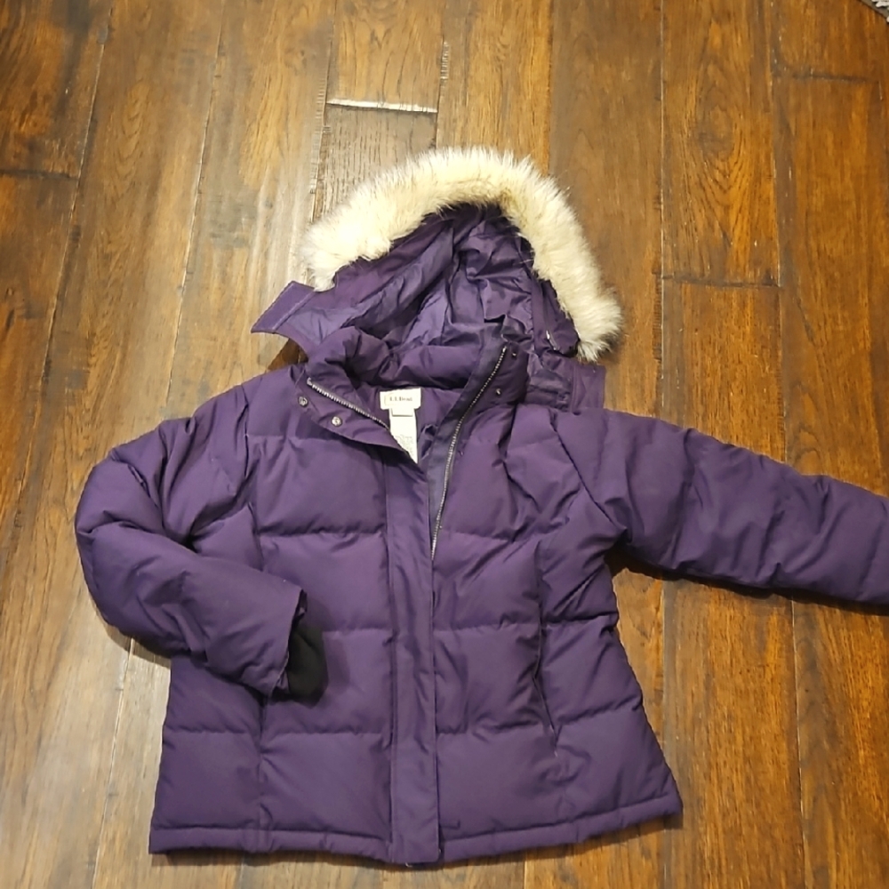 L.L.Bean Purple Ladies Down Jacket with Faux Fur Hood Sz M Petite
